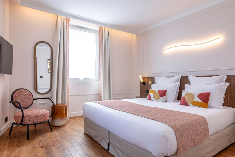Bedroom 1, Villa SoPi Appart'Hotel by Patrick Hayat, Paris