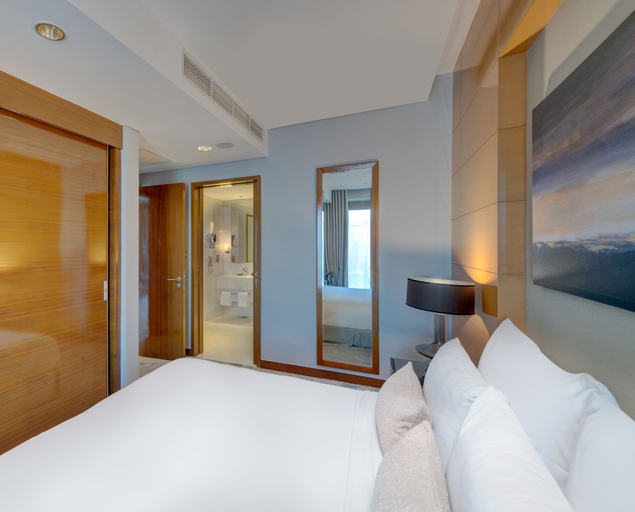 Bedroom 4, Creston Suites Vacation Homes Rental - The Dubai Mall Residences, Dubai