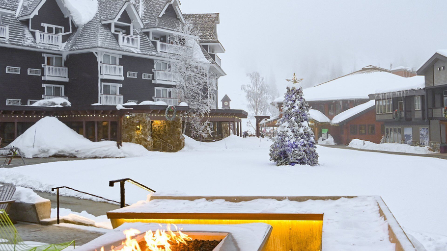Exterior & Views 5, Selkirk Lodge, Bonner