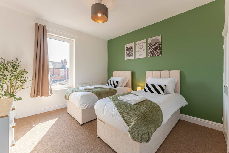 Room 3, Host Stay Farman Road, Coventry