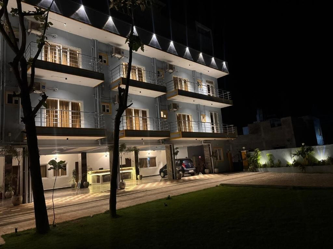 Exterior & Views 2, LA MILLIONAIRE LUXURY RESORT, Viluppuram