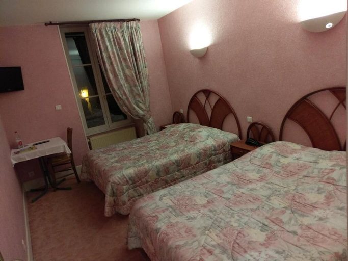 Bedroom 2, Hôtel de l'Europe, Nièvre