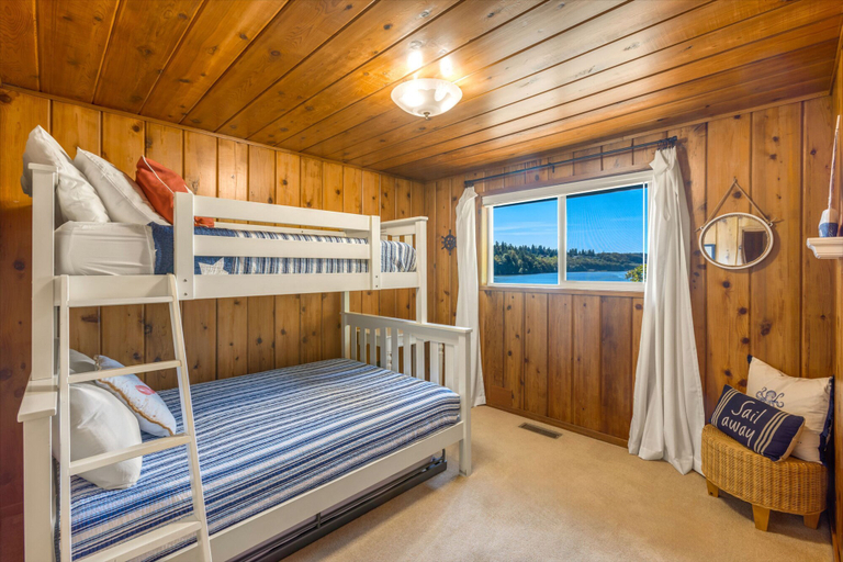 Room 3, Captain s Retreat in Shelton, Mason