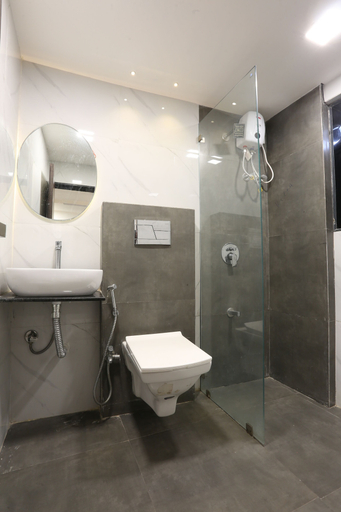 Bathroom 3, Hotel Kamran Residency - Near US Embassy, Mumbai Suburban