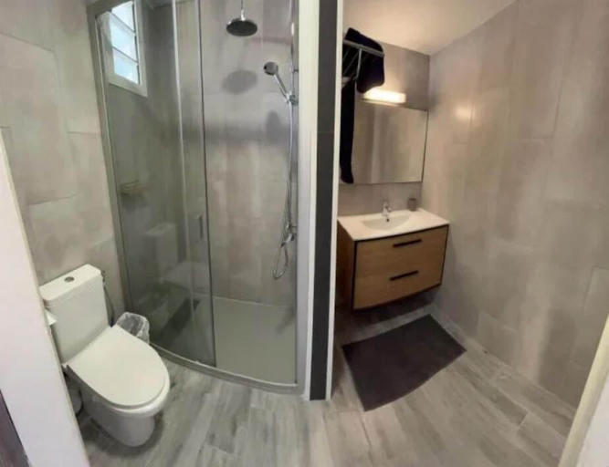 Bathroom, Vue sur l'océan, Saint-Denis