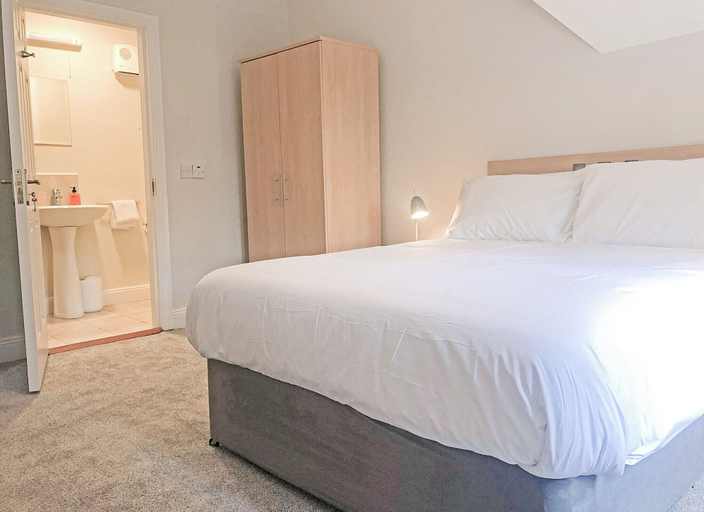 Bedroom 2, Old Court Terryglass Holiday Homes