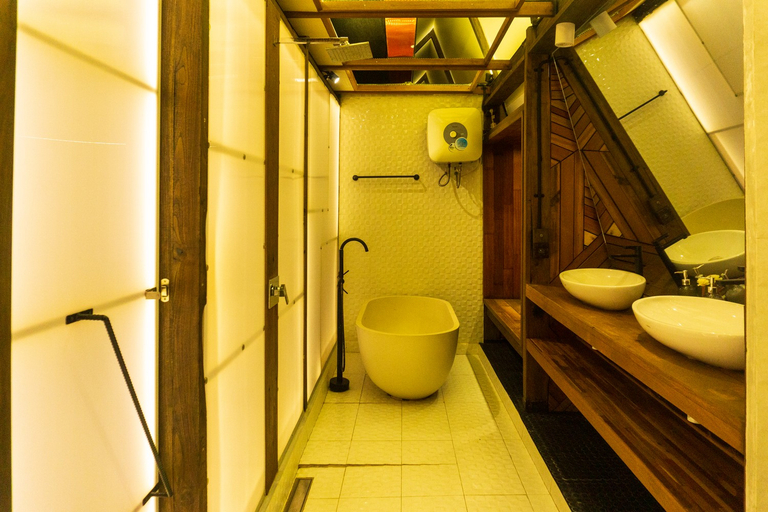 Bathroom 5, VIlla Amalura, Yogyakarta