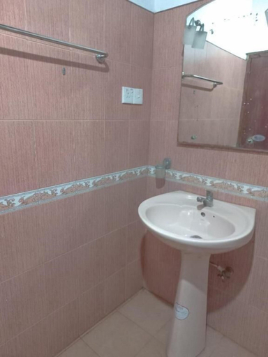 Bathroom 3, Free House Bentota, Bentota