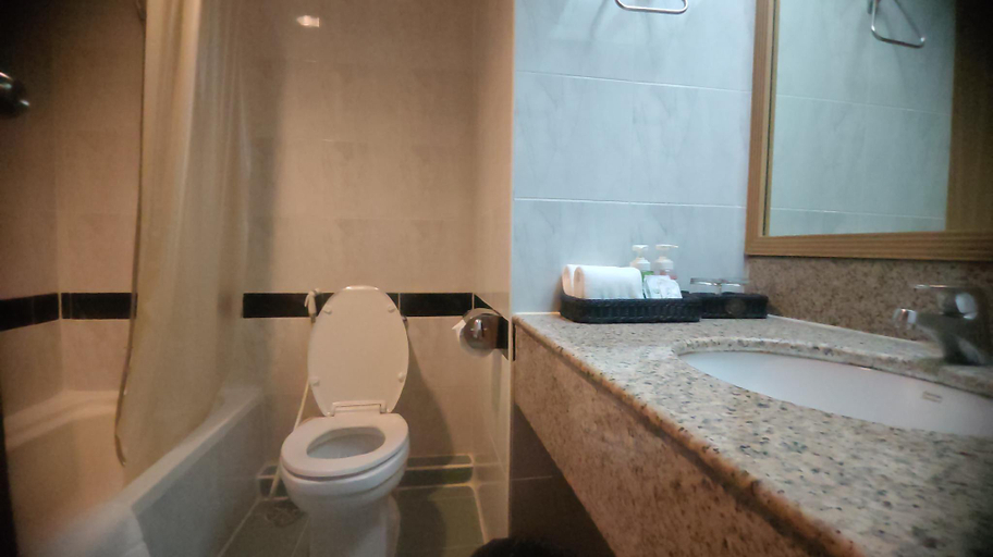 Bathroom 5, Grand Tower Inn Rama VI Hotel, Phaya Thai