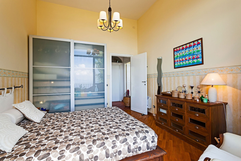 Bedroom 3, Villa The Stone on the Sea, Napoli