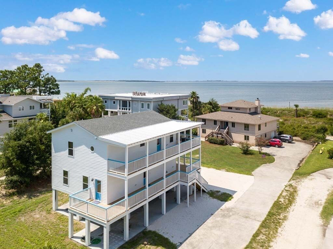 Exterior & Views 2, Shore Beats Work by Tybee Vacation Rentals, Chatham