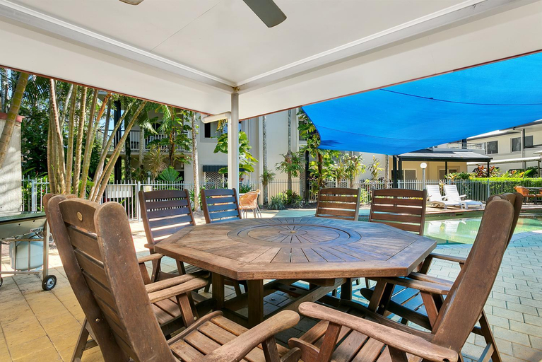 Food & Drinks 4, Cairns Reef Apartments & Motel, Cairns