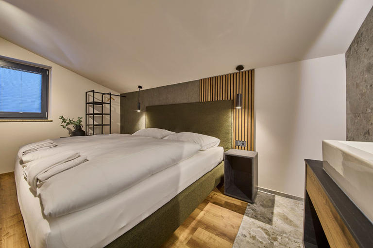 Bedroom 2, MiLa Apartments, Zell am See