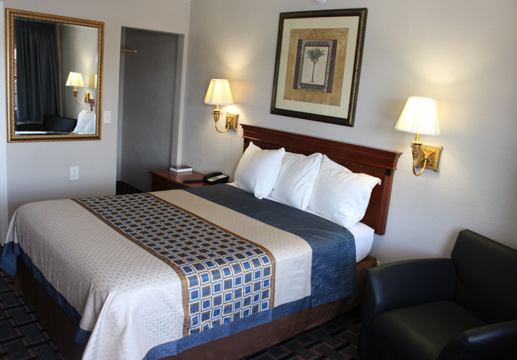 Bedroom 5, Lion Inn, Saint Johns
