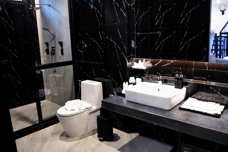 Bathroom 3, D'Endless Resotel, Lan Saka