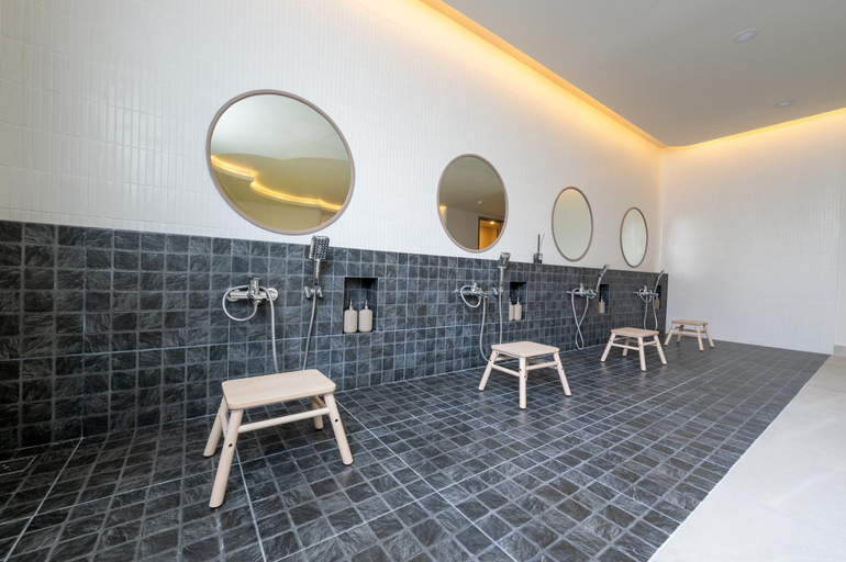 Bathroom 5, HOMA Si Racha, Si Racha