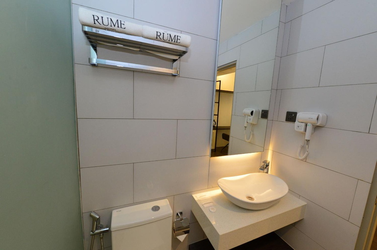 Bathroom 4, Rume, Kuching