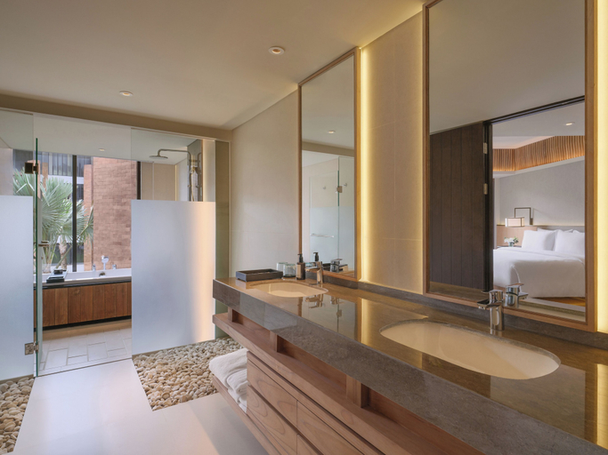 bathroom 4