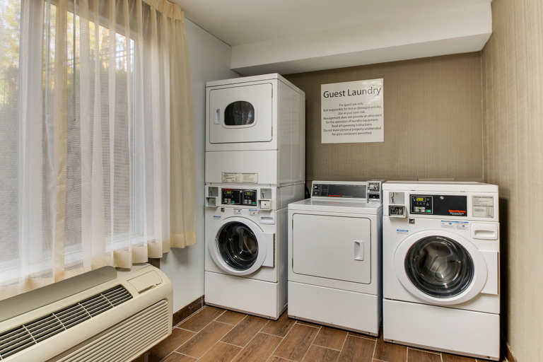 Bathroom 5, Holiday Inn Express & Suites COLUMBUS - FT BENNING MAINGATE by IHG, Muscogee