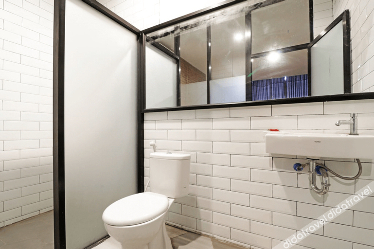 Bathroom 5, Wisma 63 Pekanbaru, Pekanbaru
