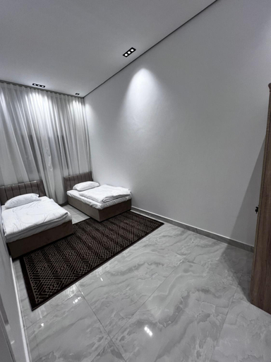 Bedroom, استراحة لالونا, Marbat