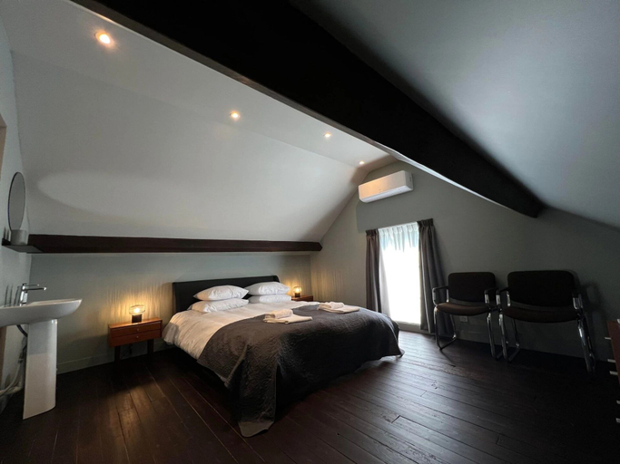 Bedroom 4, Le Petit Château, Marne