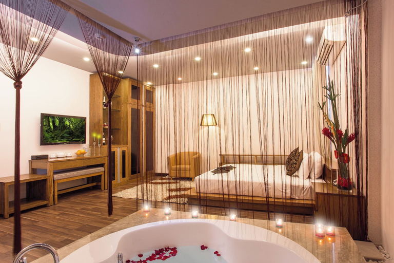 Bedroom 4, VALENTINE HOTEL, District 5