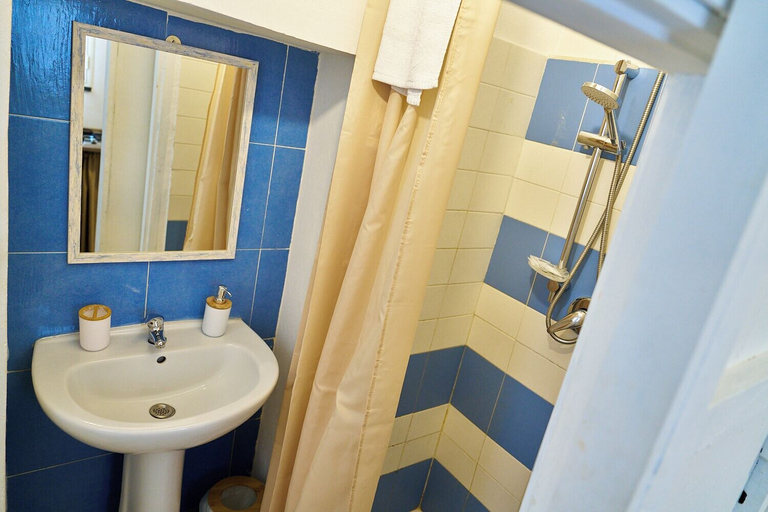Bathroom 3, Cara Palermo, Palermo