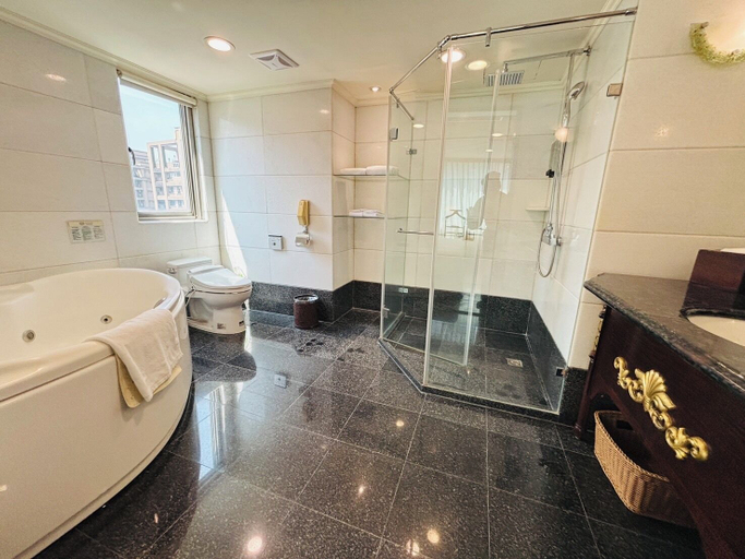 Bathroom 4, Royal Seasons Hotel Taipei Nanjing West, Taipei City