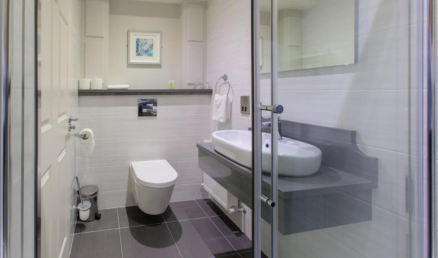 Bathroom 4, Grand Hotel Tralee