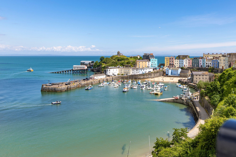 Room 3, Azure - Sea Views Town Centre, Pembrokeshire