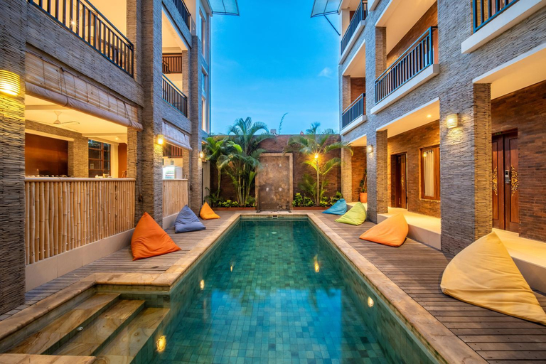 Swimming Pool 22