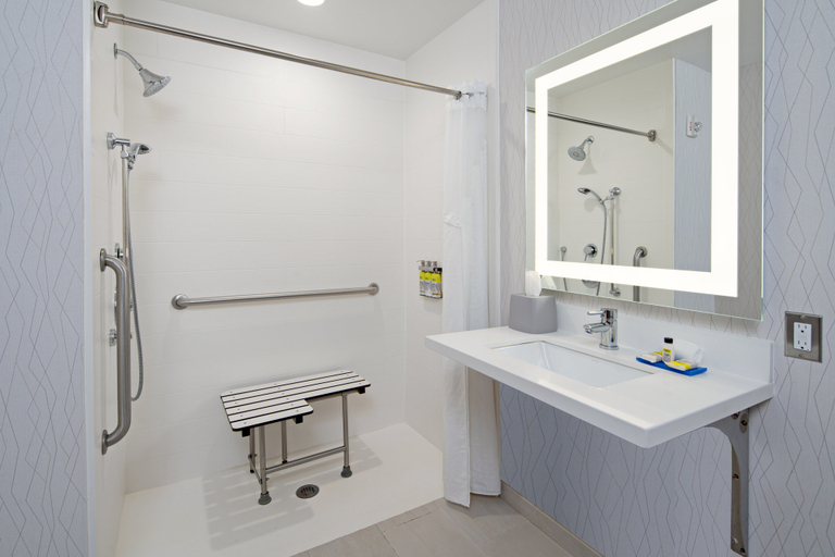 Bathroom 5, Holiday Inn Express & Suites ATASCADERO by IHG, San Luis Obispo