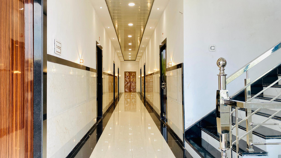 Public Area 3, Hotel Radhe Shree, East Nimar