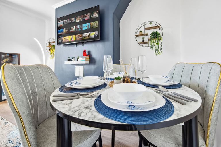Others 4, Modern Bed Apartment, London