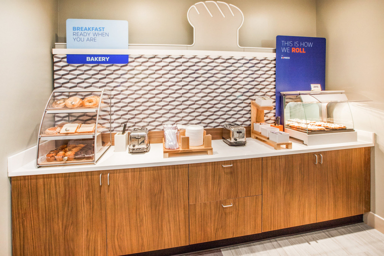 Food & Drinks 5, Holiday Inn Express & Suites BLYTHE by IHG, Riverside