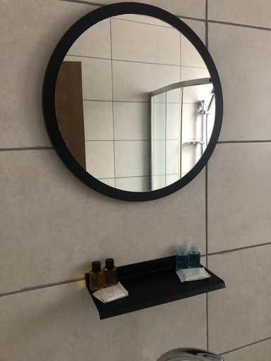 Bathroom 5, Kilit No1, Beyoğlu