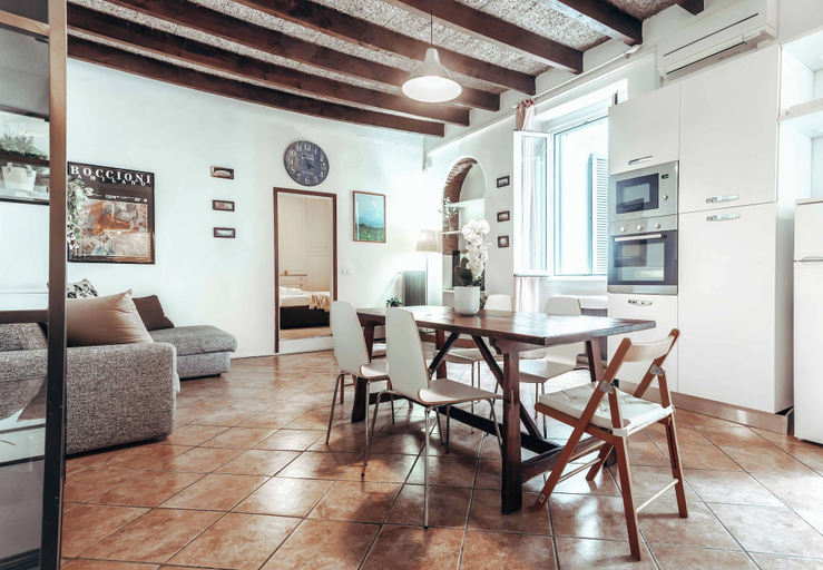 Others 5, Stunning Flat near the Duomo, Milano
