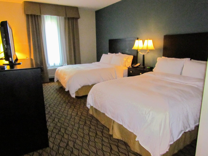 Bedroom 2, Holiday Inn Express & Suites CADILLAC by IHG, Wexford