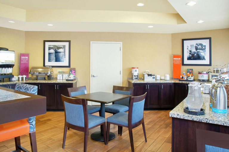 Food & Drinks 4, Hampton Inn Merrillville, Lake
