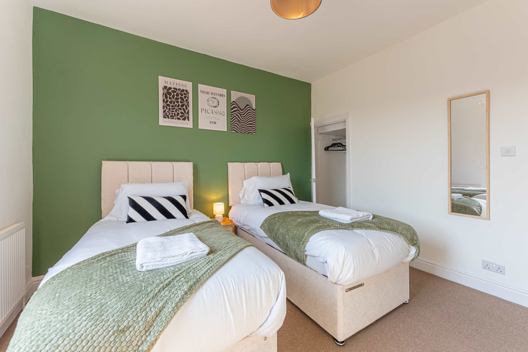Room 5, Host Stay Farman Road, Coventry