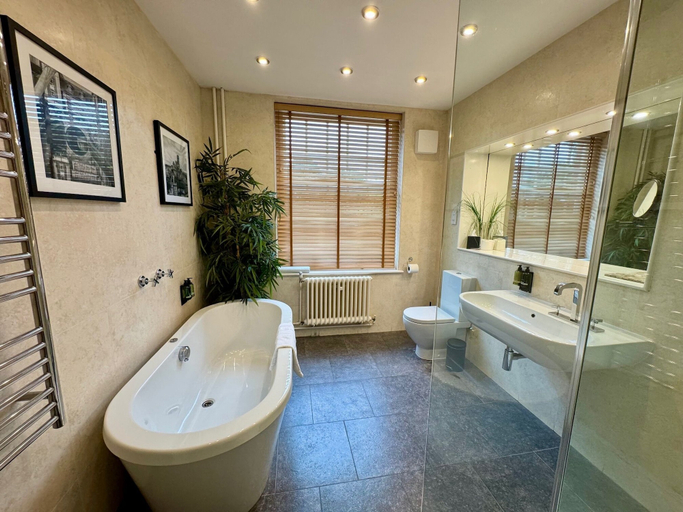 Bathroom 4, Charlotte House, Lincolnshire