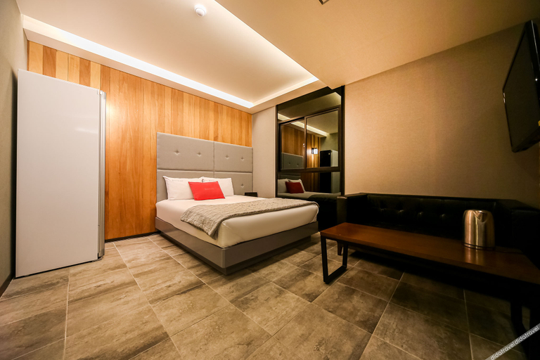 Bedroom 2, Deagu Suseong Stay, Buk