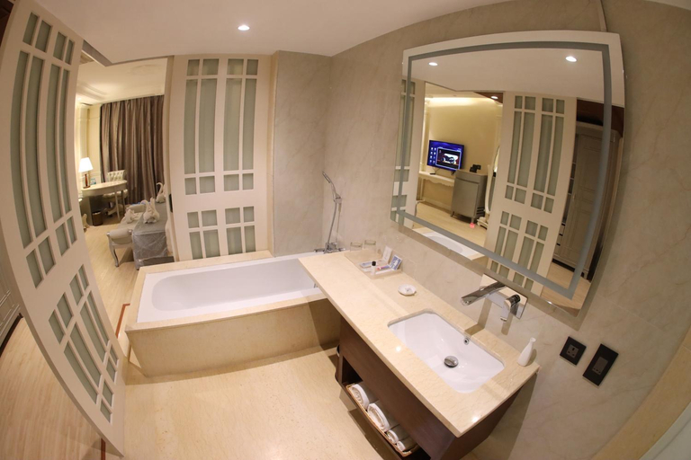Bathroom 4, Regenta Central RS Chennai OMR, Kancheepuram