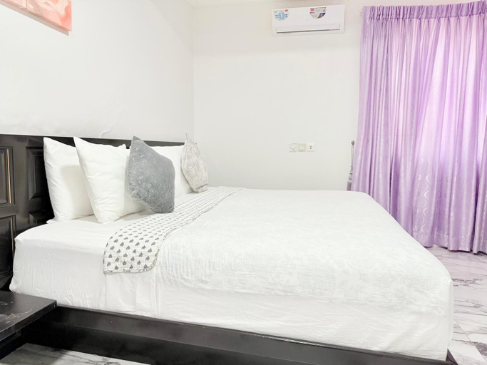 Bedroom 4, Jacuzzi Nori, Tema