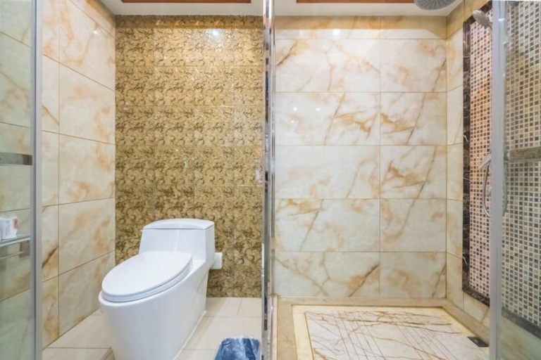 Bathroom 3, Lanmei Riverside Holiday Hotel, Xishuangbanna Dai