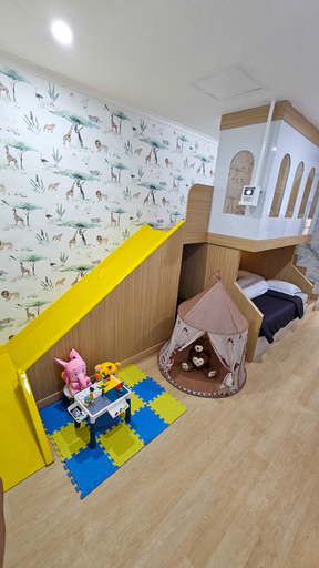 Kids playground 4