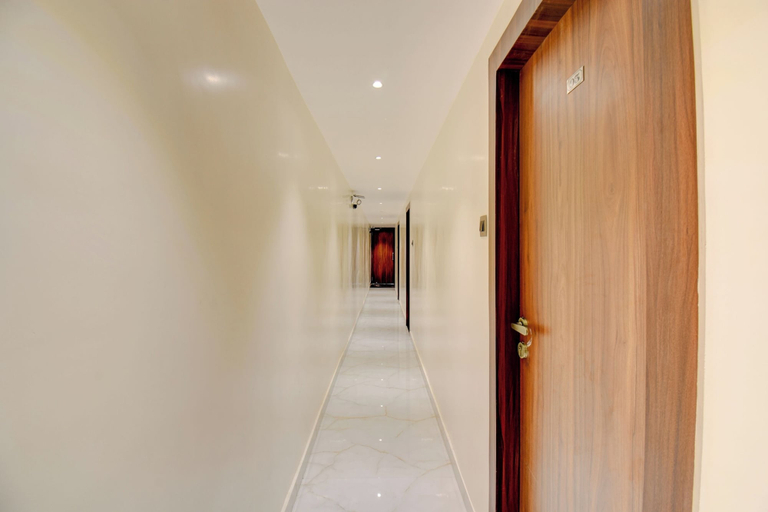 Others 4, Hotel Majestic Crest, Mumbai Suburban