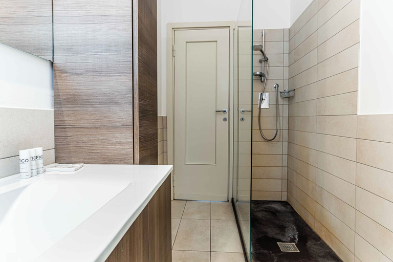 Bathroom 2, Marvellous 2BR flat near city centre, Milano