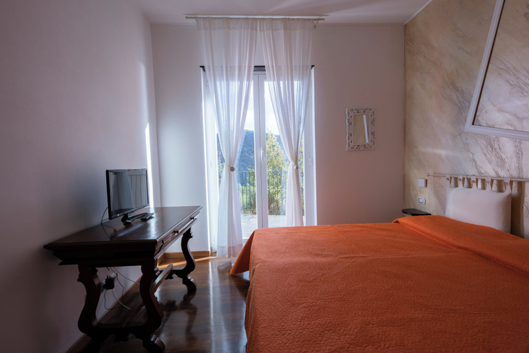 Bedroom 2, Lookyhotel, Genova